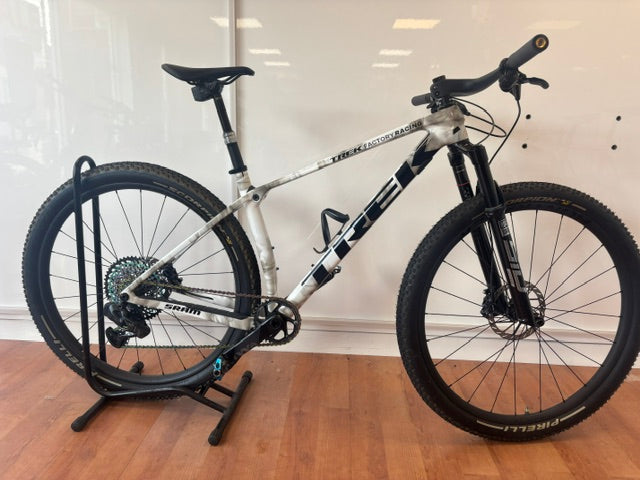 Trek Supercaliber Factory Racing (Reconditioned)